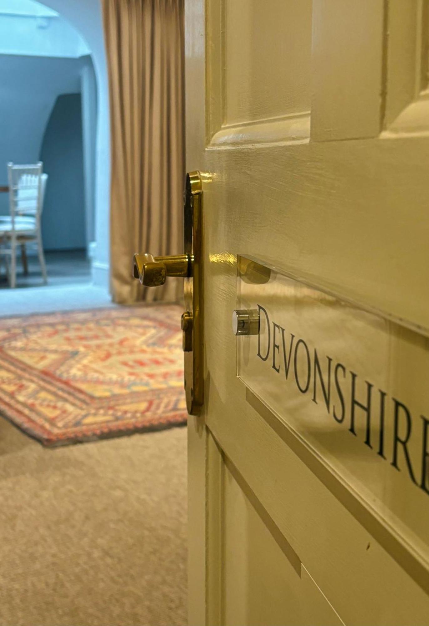 The Windsor Town House Hotel Bath Phòng bức ảnh A door handle