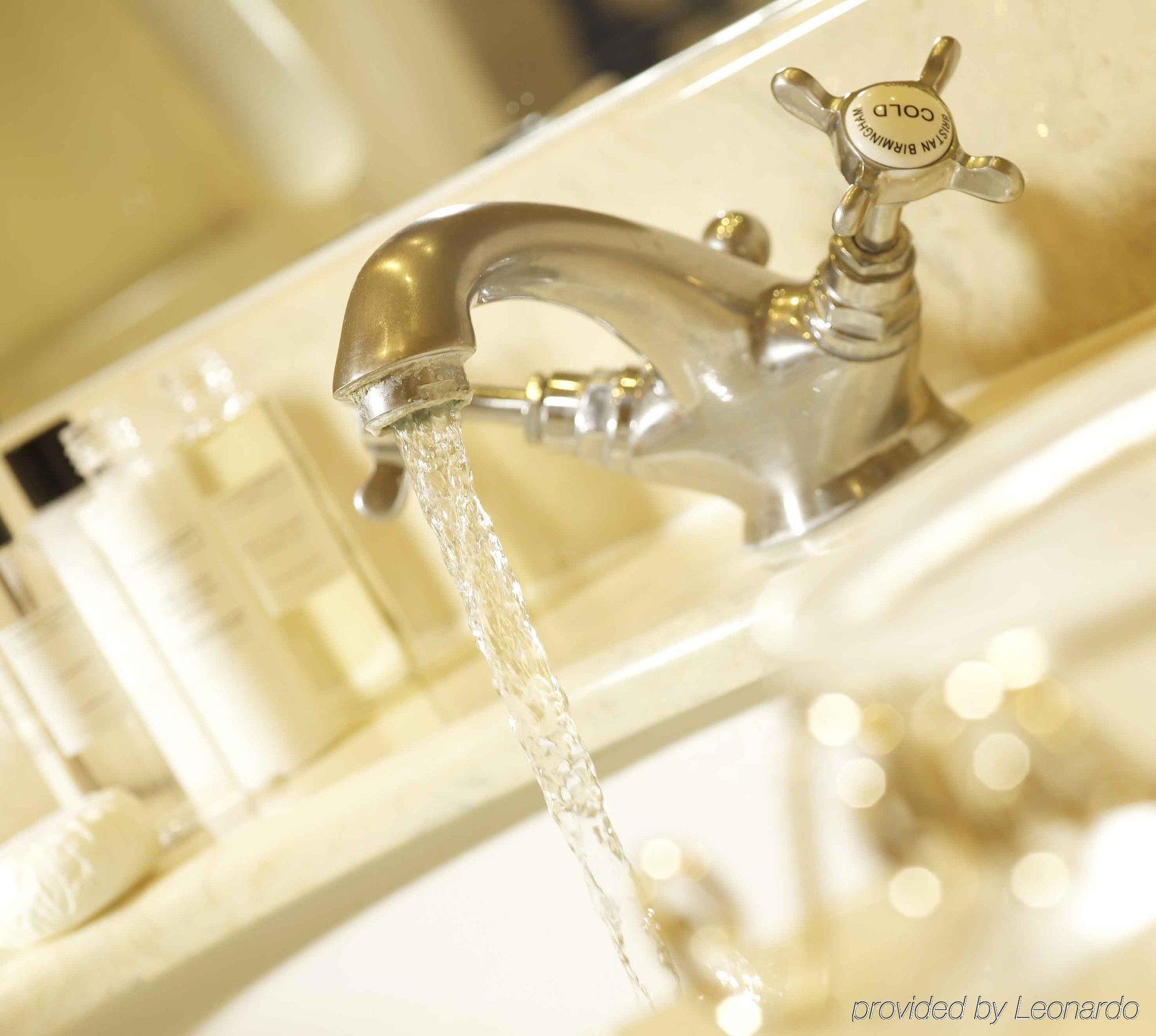The Windsor Town House Hotel Bath Ngoại thất bức ảnh A kitchen tap